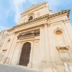 La Madonnina לינה וארוחת בוקר